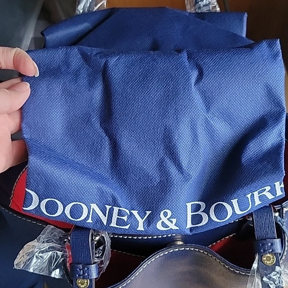 Brand new Dooney & Bourke Saffiano Leather Tote Small Flynn Marine - Picture 5 of 8